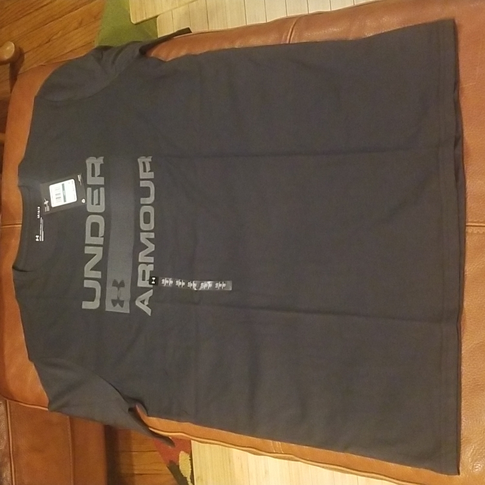 New Tee shirt Under Armour